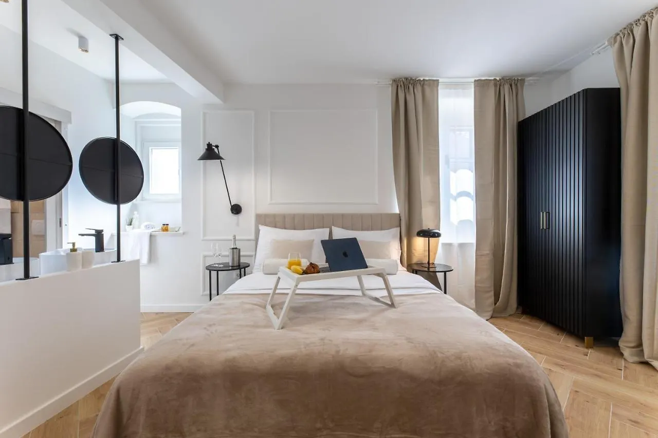 Palace Luxury Suites Split Appartement