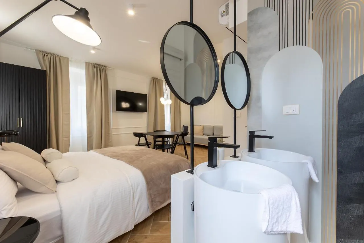 Palace Luxury Suites Split Appartement